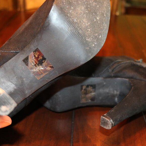 SUMMER SALE - Fergie Black Ruffled Heeled Boots - Woman's Size 10 - Picture 9 of 10